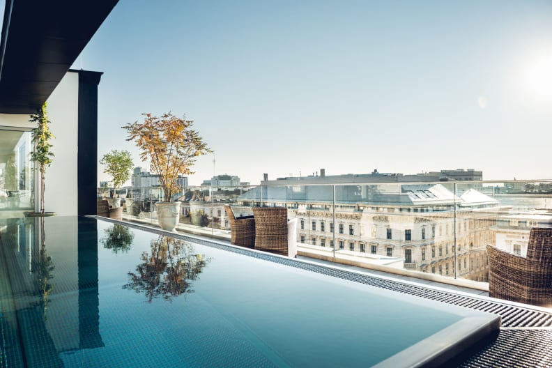 Blick vom Dachpool des Hotels Grand Ferdinand Vienna in Wien