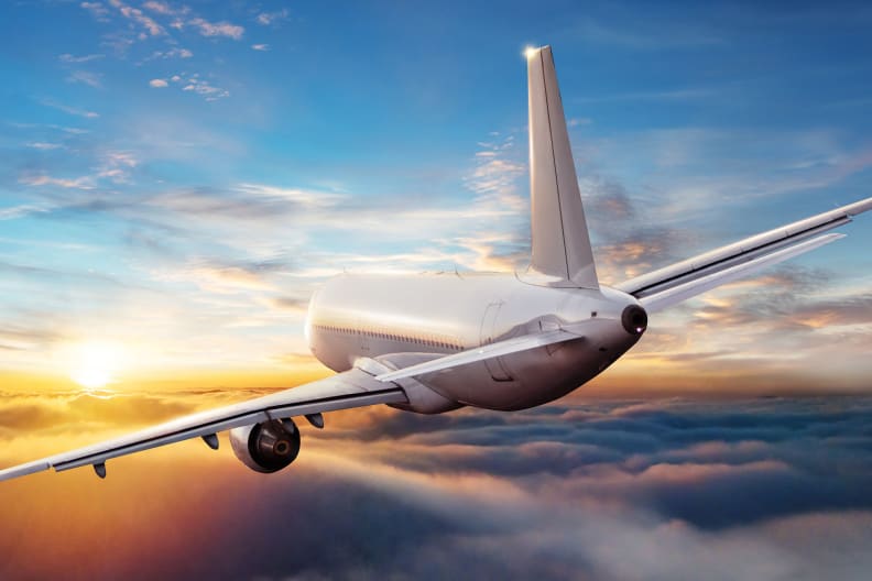 Einmal um die Welt – früher dauerte es 80 Tage, dank Flugzeug heute nur noch knapp 42 Stunden © Jag_cz - stock.adobe.com