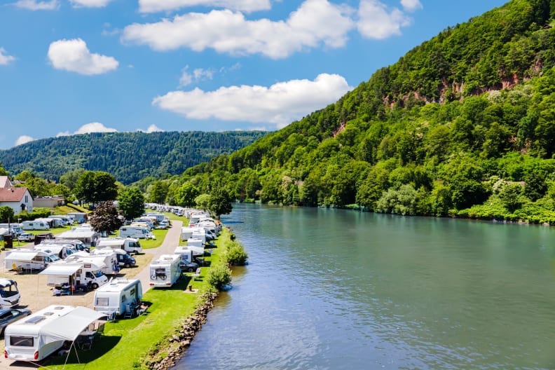 Campingplatz am Fluss Neckar, Deutschland