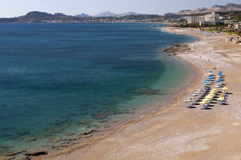 Strand Faliraki, Rhodos, Griechenland © GettyImages