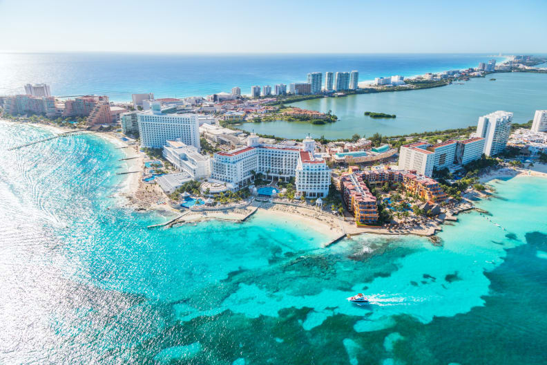Strand von Cancun mit Hotels, Mexiko