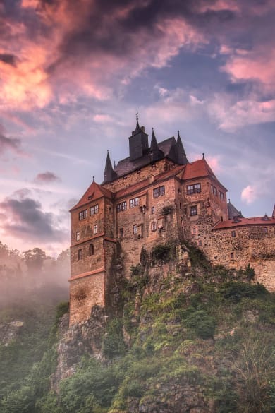 Burg Kriebstein, Sachsen, Deutschland – mit KI erweitert