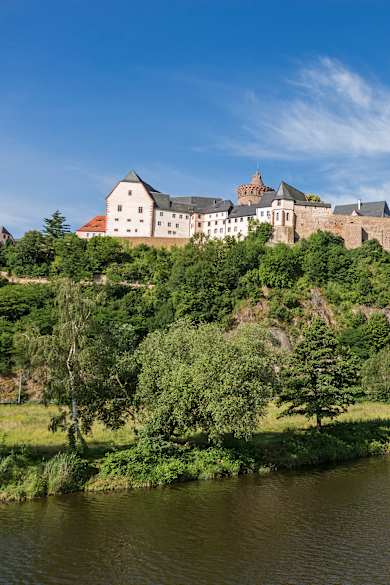 Hoch über dem Fluss Mulde steht die Burg Mildenstein