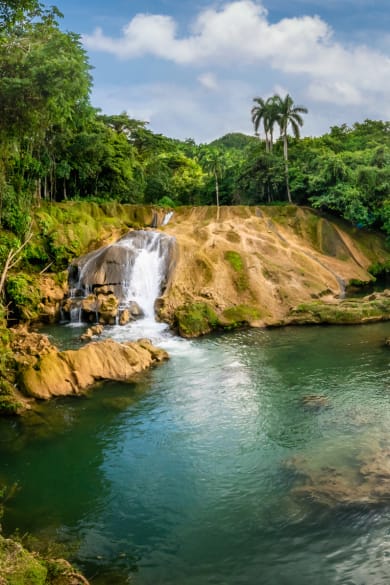 El Nicho Wasserfälle, Kuba © Eloi_Omella/iStock / Getty Images Plus via Getty Images