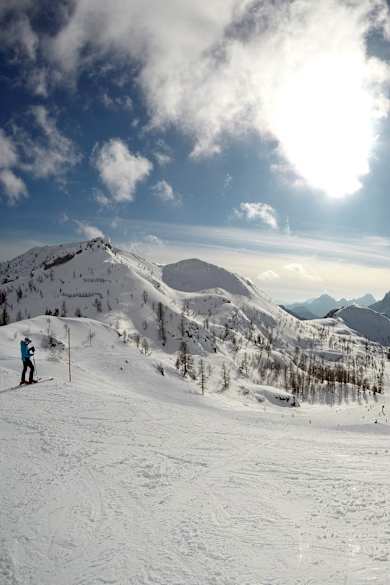 Skipiste und Berge in Kärnten, Österreich.
