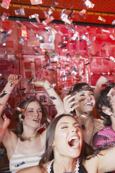 Party in einer Diskothek © Paul Bradbury/OJO Images via Getty Images