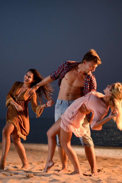 Strandparty bei Nacht ©BraunS/E+ via Getty Images