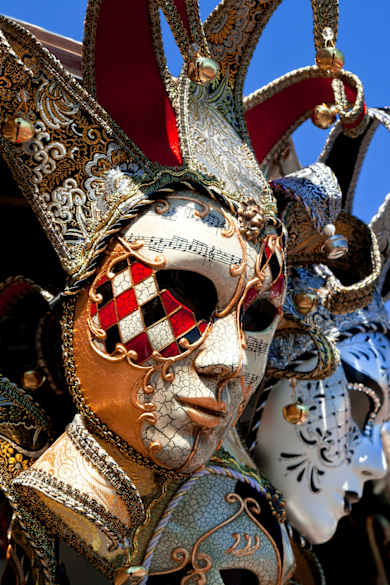 Typische venezianische Karnevalsmaske ©Metin Bul/iStock / Getty Images Plus via Getty Images