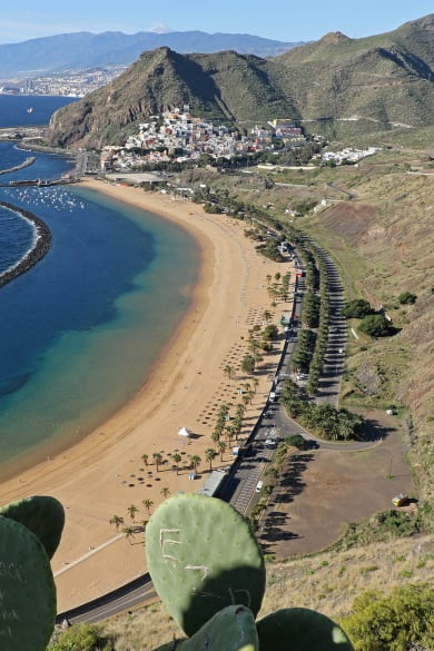 Traumstrand mit Palmen – Las Teresitas auf Teneriffa  © Christiane Würtenberger