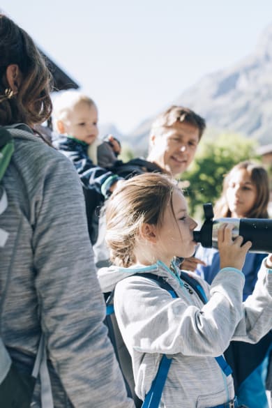Lech Dorf mit Familie © Daniel Zangerl - Lech Zürs Tourismus