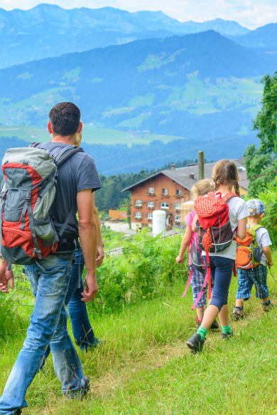 Familienwanderung © ARochau - stock.adobe.com