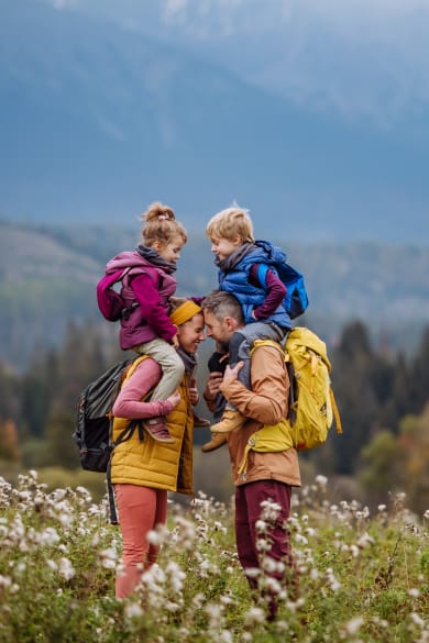 Familienwanderung © Halfpoint - stock.adobe.com