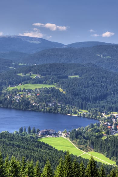Panoramablick auf den Titisee, Schwarzwald, Baden-Württemberg, Deutschland.