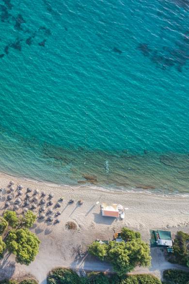 Ein Strand von oben.