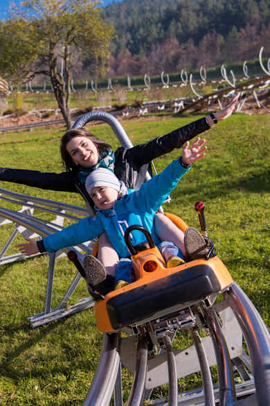Rodeln auf der Sommerrodelbahn ist ein Riesenspaß © .shock - stock.adobe.com