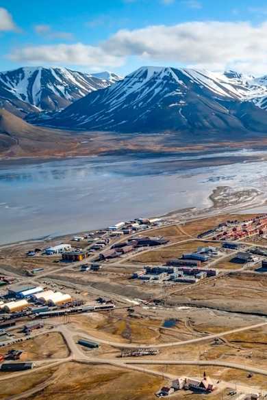 Das norwegische Longyearbyen liegt in einer Permafrost-Region. © Ana Flasker/Shutterstock.com