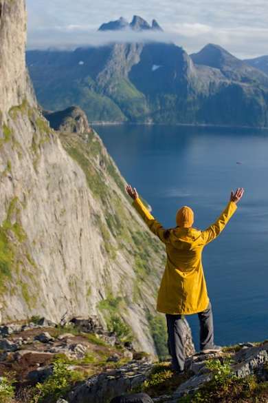 Coolcation-Destinationen wie skandinavische Länder werden immer beliebter als Sommerreiseziele der Deutschen. © istock/tatyana_tomsickova / iStock via Getty Images