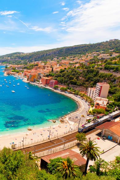 Strand von Villefranche-sur-Mer, Côte d’Azur, Frankreich