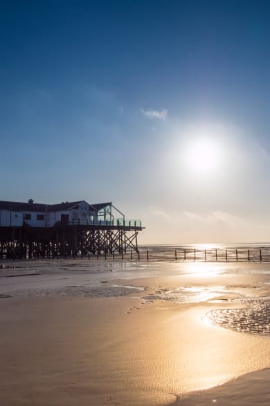 Haus auf Pfählen am Strand von ST. Peter-Ording
