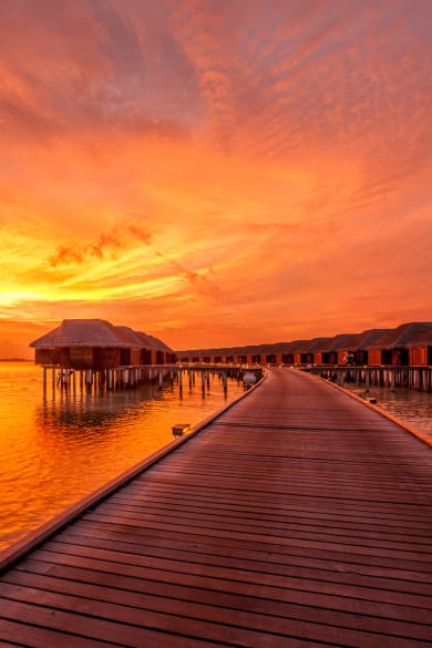 Die Sonnenuntergänge auf den Malediven tauchen das Meer in wundervolle Farben © haveseen - stock.adobe.com