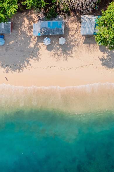 Sandstrand in Bali, Indonesien © shutterstock_2613680055
