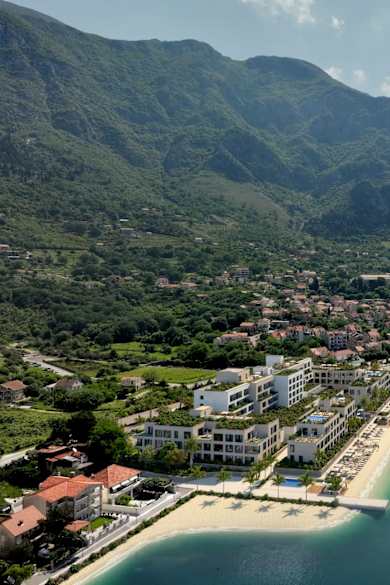 Aussenansicht © Mövenpick Hotel & Residences Teuta Kotor Bay, Expedia