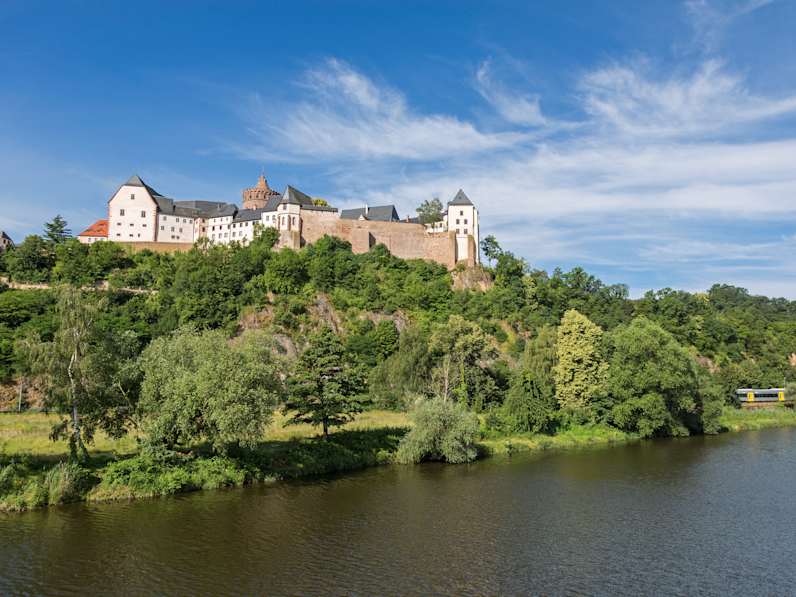Hoch über dem Fluss Mulde steht die Burg Mildenstein