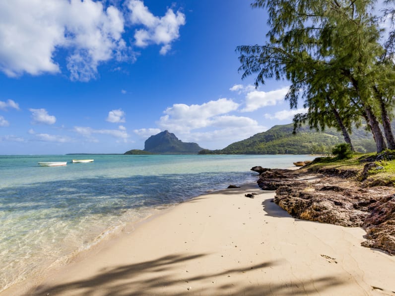 Strand auf Mauritius ©35007/iStock / Getty Images Plus via Getty Images