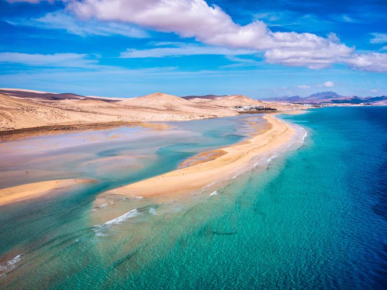 Jandia Halbinsel, Risco del Paso, Playas de Sotavento und Laguna de Sotavento, Fuerteventura, Kanarische Inseln, Spanien ©iStock.com/DaLiu