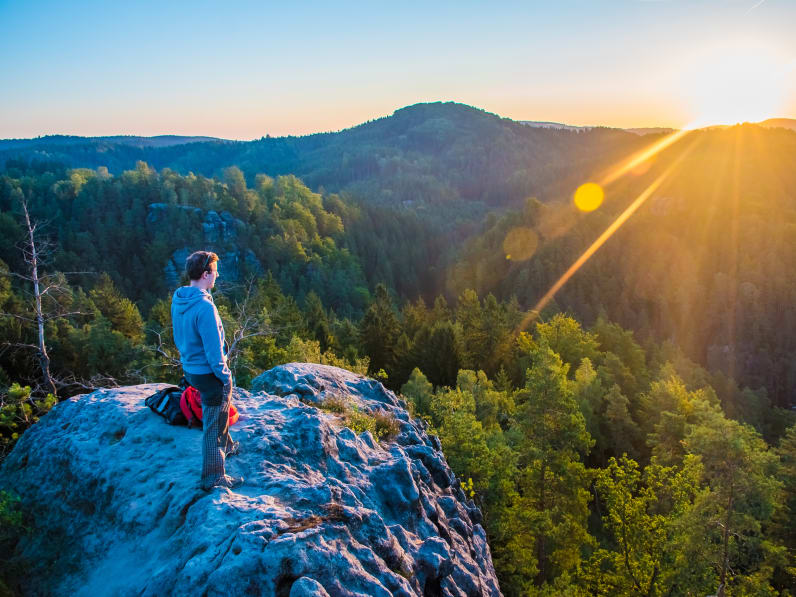 Wanderer in der böhmischen Schweiz © pszabo - stock.adobe.com