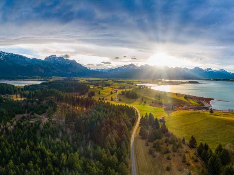 Panorama des Forggensees in Bayern © aBSicht – stock.adobe.com