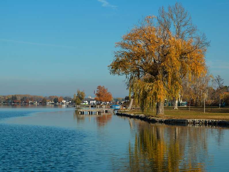 Der Neufelder See an der Leitha © kstipek - stock.adobe.com
