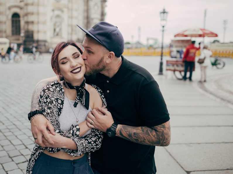 Ein junges Paar in Dresden. © iStock via Getty/LightFieldStudios