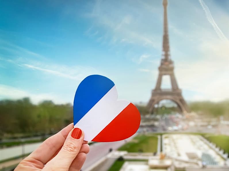 Weil Frankreich noch viel mehr als den Eiffelturm zu bieten hat, strömen Jahr für Jahr Millionen von Touristen ins Land. © istock/MarKord