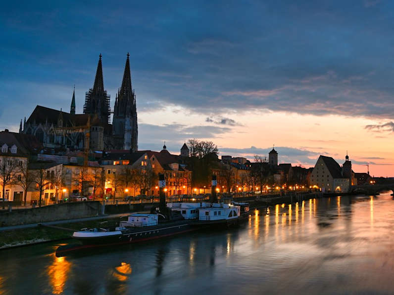 Regensburg ist die perfekte Stadt für einen Wochenend-Trip. © istock/goce