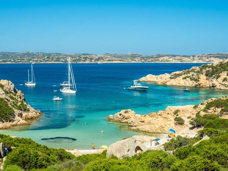 Sardinien ist bekannt als beliebter Urlaubsort der Reichen. © iStock via Getty/Corrado Morale