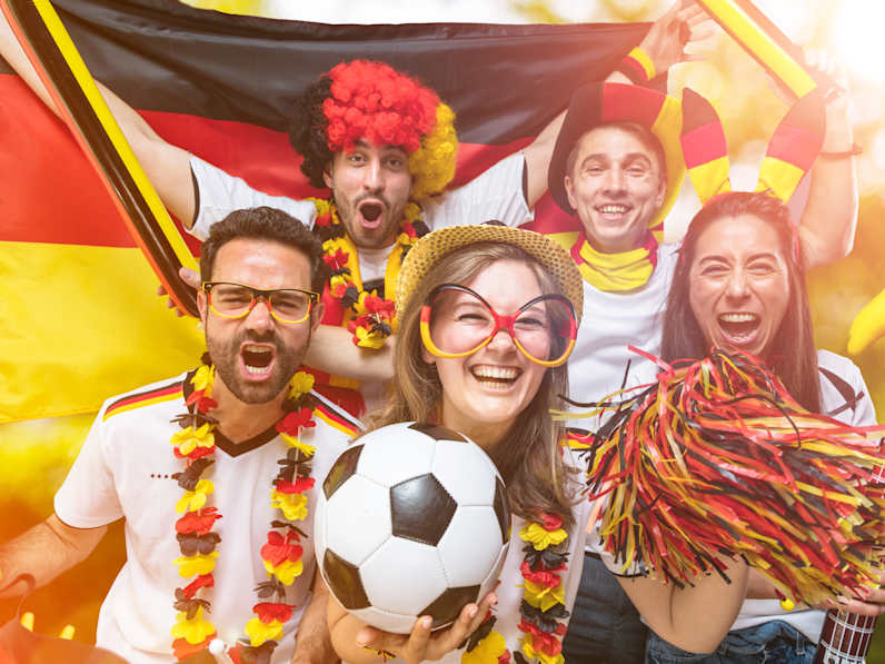Deutsche Fußballfans beim Public Viewing.