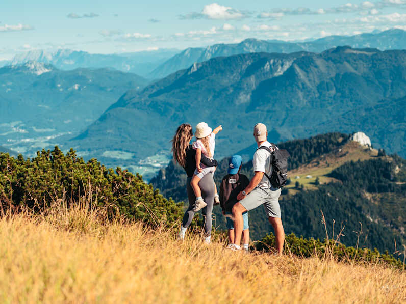 Familie auf dem Schafberg im Salzburger Land, Österreich