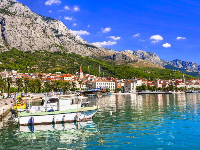 Makarska, Dalmatien, Kroatien © GettyImages - 	Freeartist