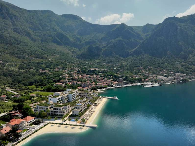 Aussenansicht © Mövenpick Hotel & Residences Teuta Kotor Bay, Expedia