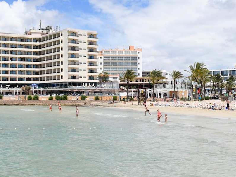 Playa Es Pouet, Ibiza, Spanien ©HolidayCheck