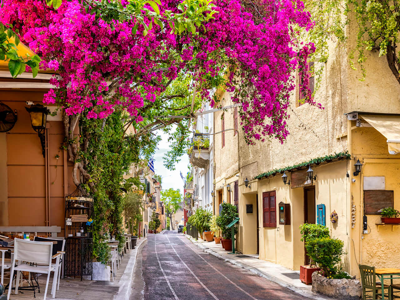 Altstadt Plaka von Athen, Griechenland © SHansche/iStock / Getty Images Plus via Getty Images