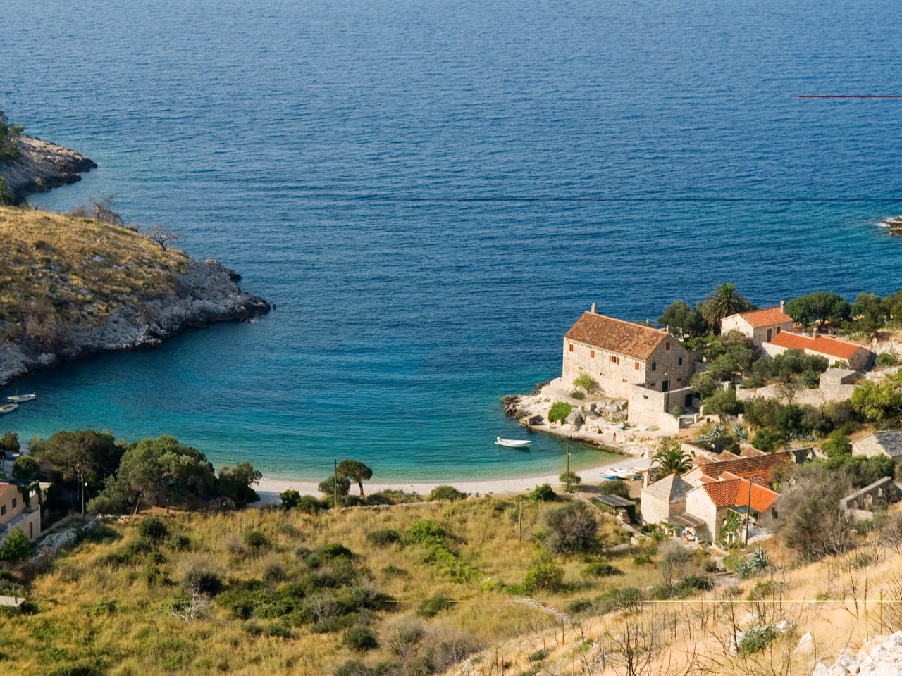 Blick auf eine Bucht der Insel Hvar, Dalmatien, Kroatien ©Carlo Irek/HUBER IMAGES
