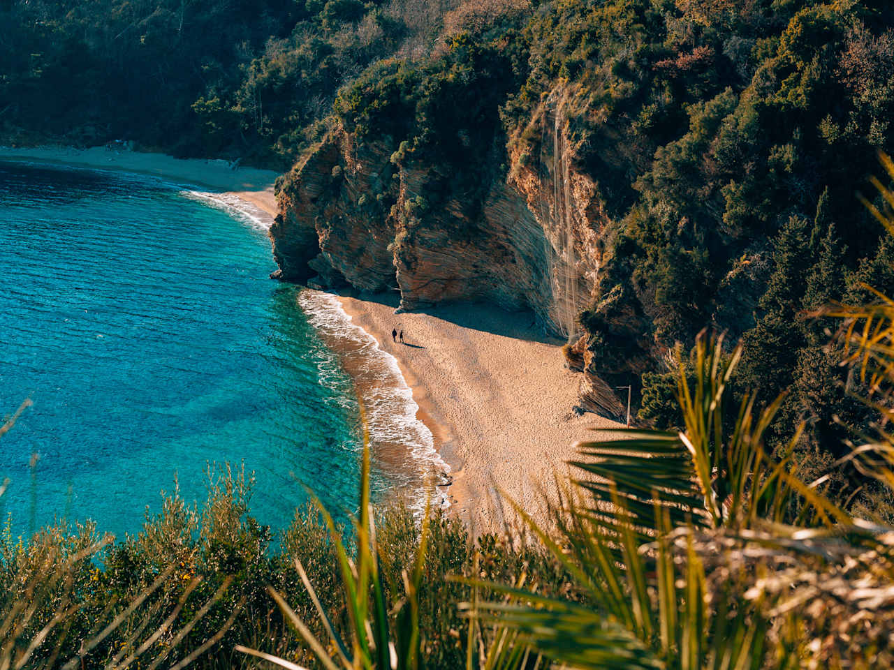 Blick über den Mogren Strand