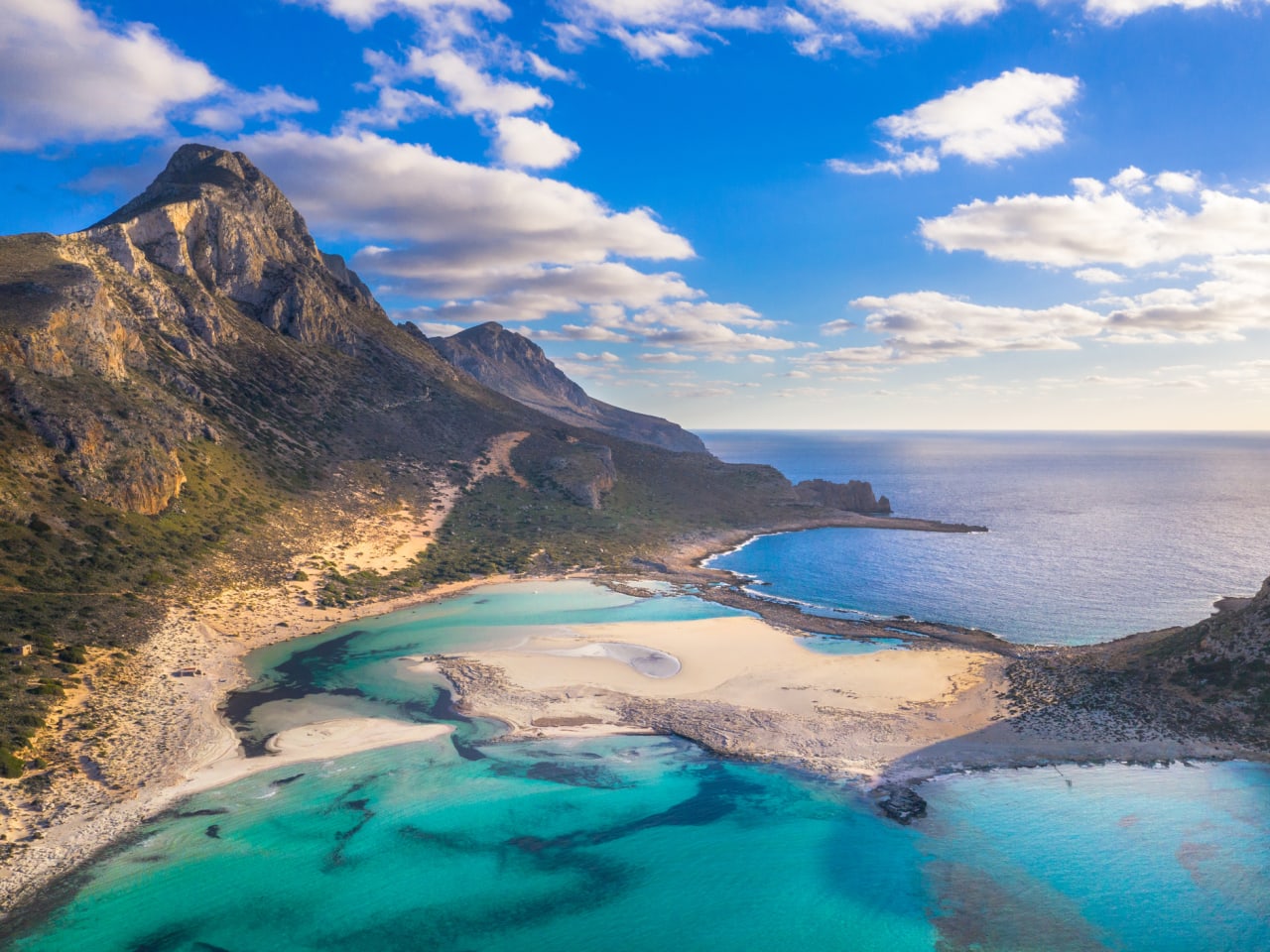 Herrliche Aussicht auf die Lagune von Balos mit magischem türkisfarbenem Wasser © iStock.com/Gatsi