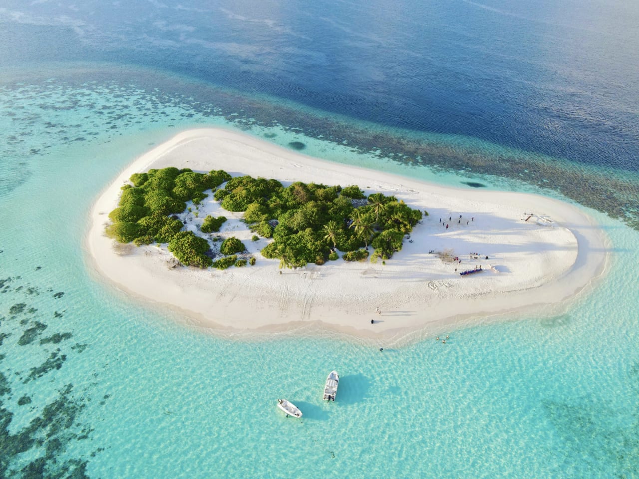 Kleine Malediven-Insel © steffie82/iStock / Getty Images Plus via Getty Images
