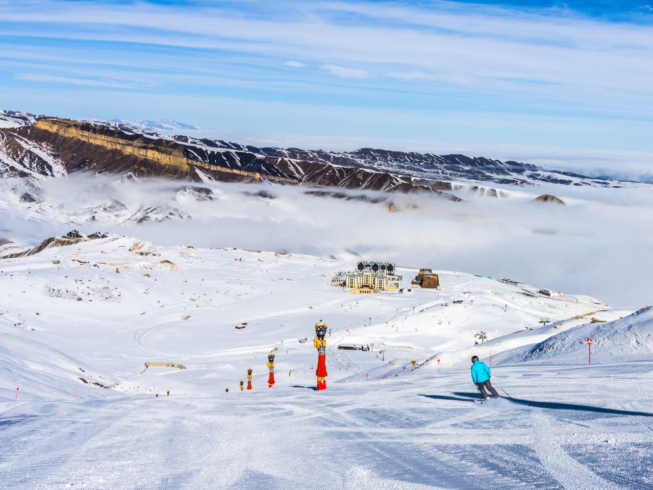 Skifahrer, Shadag Mountain Resort, Aserbaidschan © Евгений Ким - stock.adobe.com
