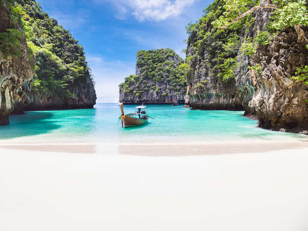 Strand in der Provinz Phuket, Thailand ©iStock.com/Gam1983