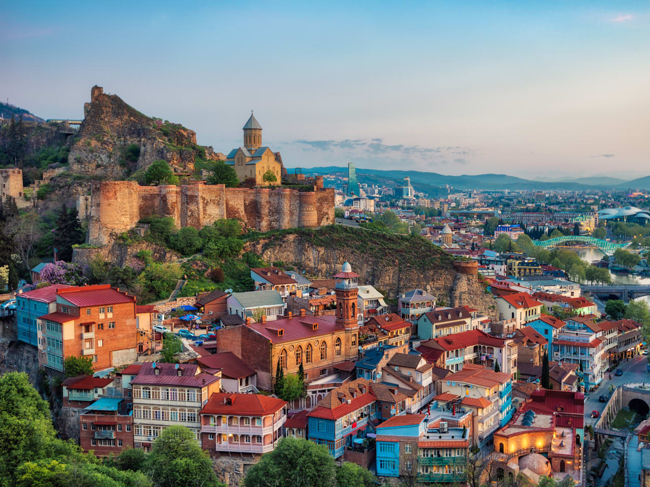 Tiflis Stadtzentrum Georgien©Lukas Bischoff/iStock / Getty Images Plus via Getty Images