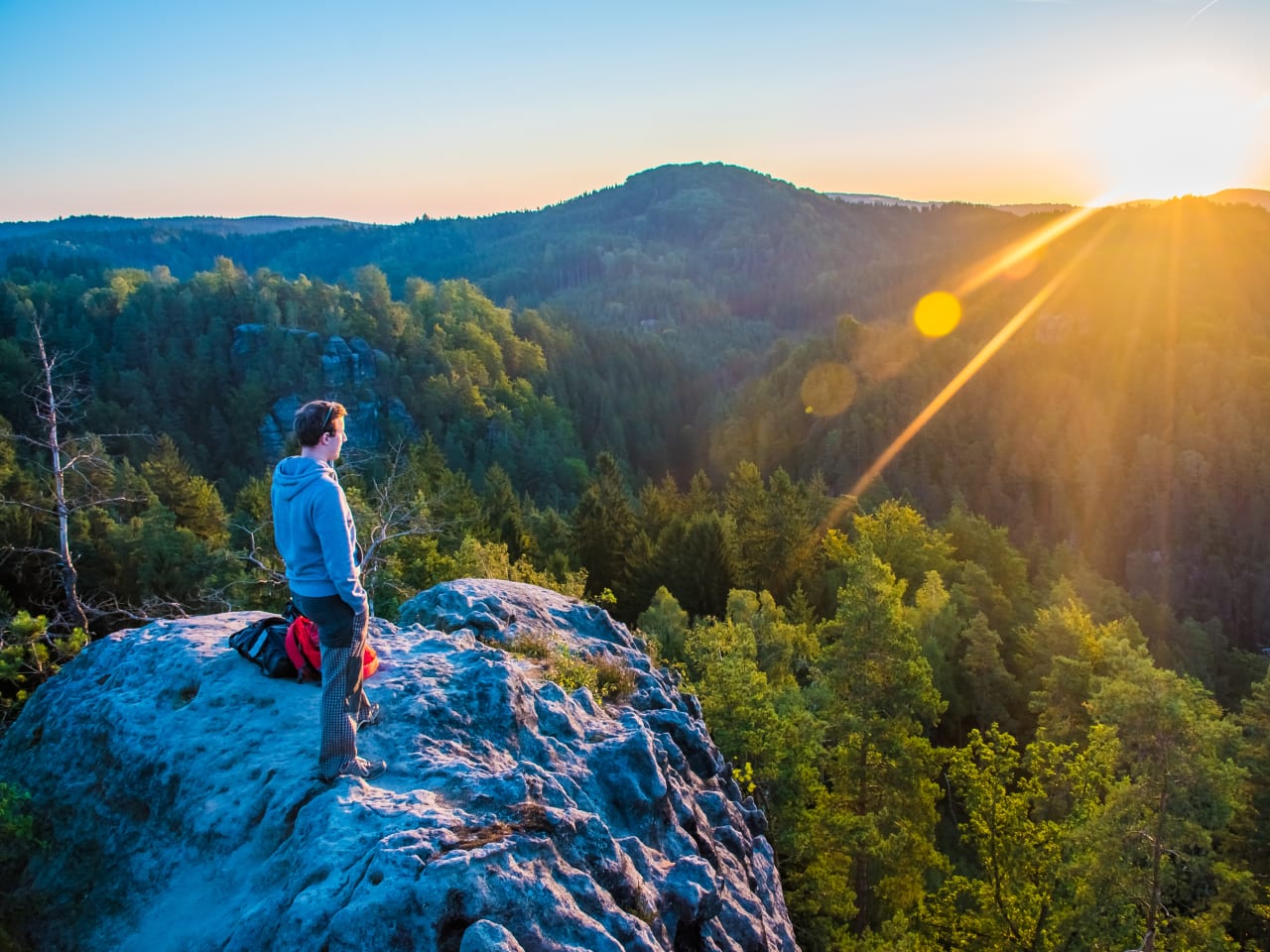 Wanderer in der böhmischen Schweiz © pszabo - stock.adobe.com